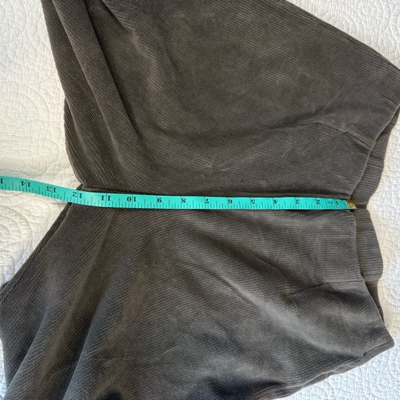 L.L. Bean Women's Leggings - Picture 12 of 12